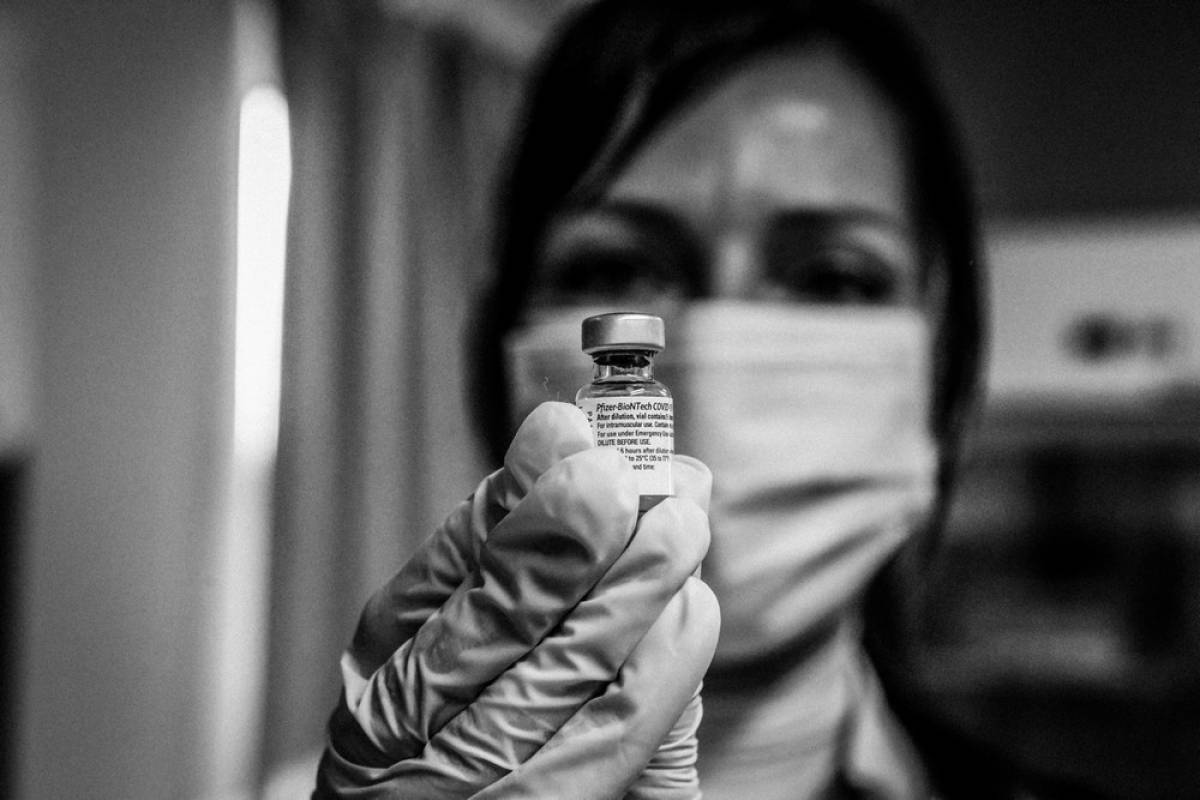 «Αναβλήθηκε ο εμβολιασμός υγειονομικών στο Σωτηρία για υπουργούς και παρατρεχάμενους»