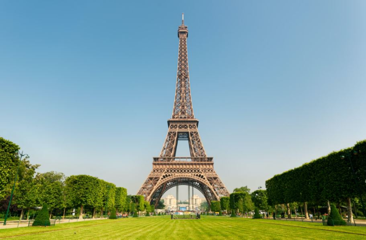 Παρίσι: Εκκενώθηκε ο Πύργος του Άιφελ μετά από απειλή για τοποθέτηση βόμβας