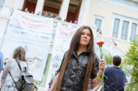 Η Ρουσλάνα άφησε ένα γαρύφαλλο στο Πολυτεχνείο - Η ανάρτησή της