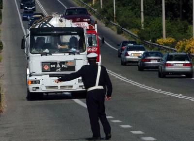 Δεκαπενταύγουστος: Αυξημένα μέτρα της Τροχαίας - Απαγόρευση κυκλοφορίας των φορτηγών