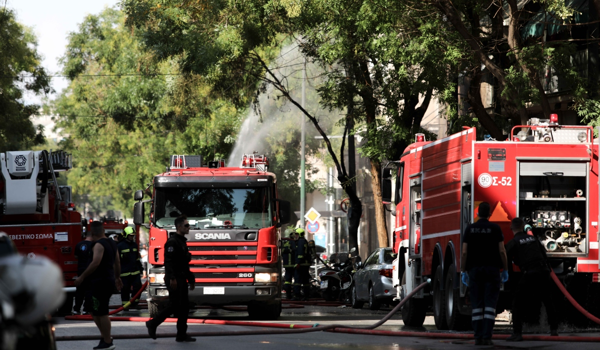 Φωτιά τώρα σε διαμέρισμα στο Ελληνικό