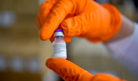 Τρίτη δόση εμβολίου: «Μπλόκο» από FDA για τον γενικό πληθυσμό