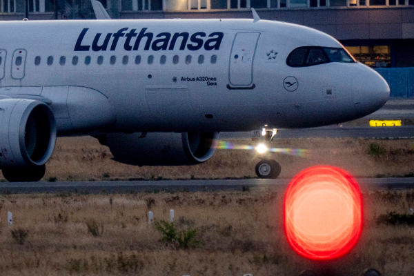 Εξομαλύνεται η κατάσταση με τις πτήσεις της Lufthansa - Τι προκάλεσε το μπλακ άουτ