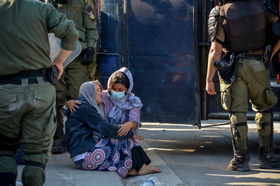 Βέλη Spiegel για Μόρια: Οι ελληνικές Αρχές βλέπουν τους πρόσφυγες ως απειλή
