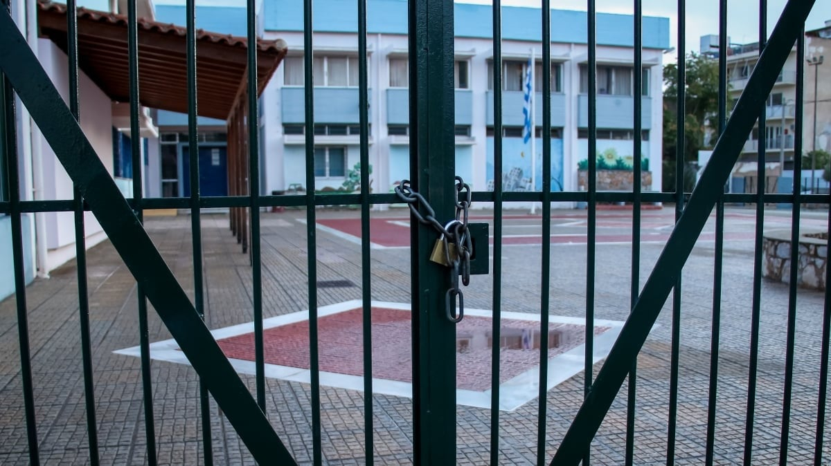 Τσικνοπέμπτη: Φρένο στις ψησταριές στα σχολεία - Το αίτημα στον Πιερρακάκη