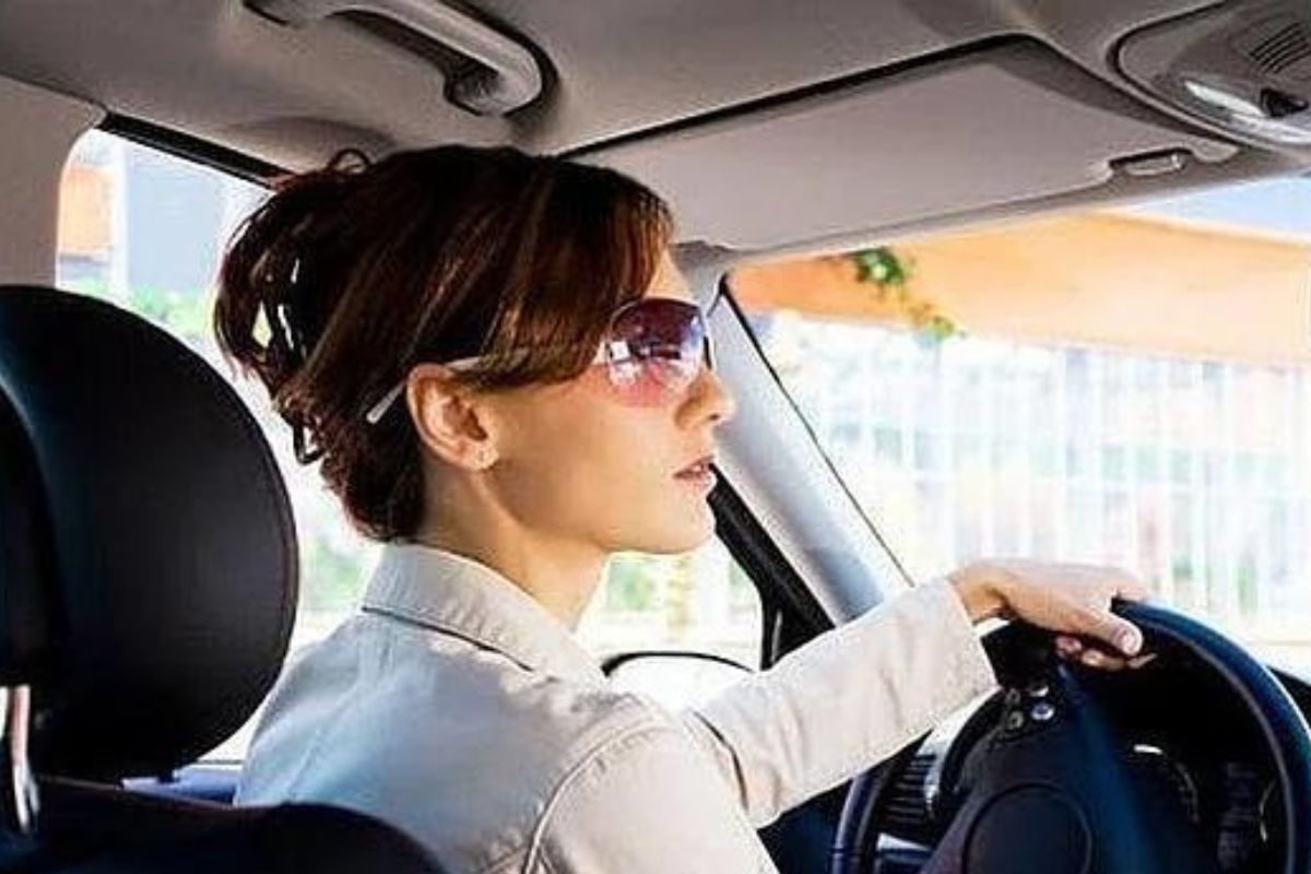 Καμπάνια για την οδική ασφάλεια με το ανατρεπτικό σλόγκαν «οδήγα σαν γυναίκα»