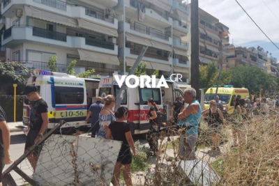 Θεσσαλονίκη: ΙΧ έπεσε πάνω σε στάση του ΟΑΣΘ - Τρεις ανήλικοι τραυματίες