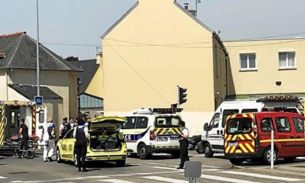 Συναγερμός στη Γαλλία: Πυροβολισμοί έξω από τζαμί - Υπάρχουν τραυματίες