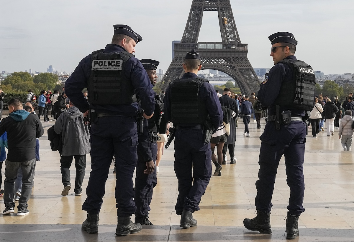 Παρίσι: Επίθεση με μαχαίρι με έναν νεκρό και δύο τραυματίες