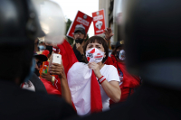Απαγόρευση κυκλοφορίας στο Περού - Βίαιες διαδηλώσεις λόγω πληθωρισμού