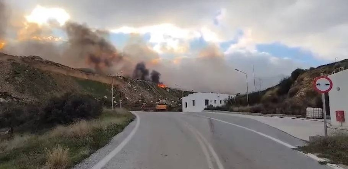 Μεγάλη φωτιά τώρα στη Νάξο (εικόνα, βίντεο)