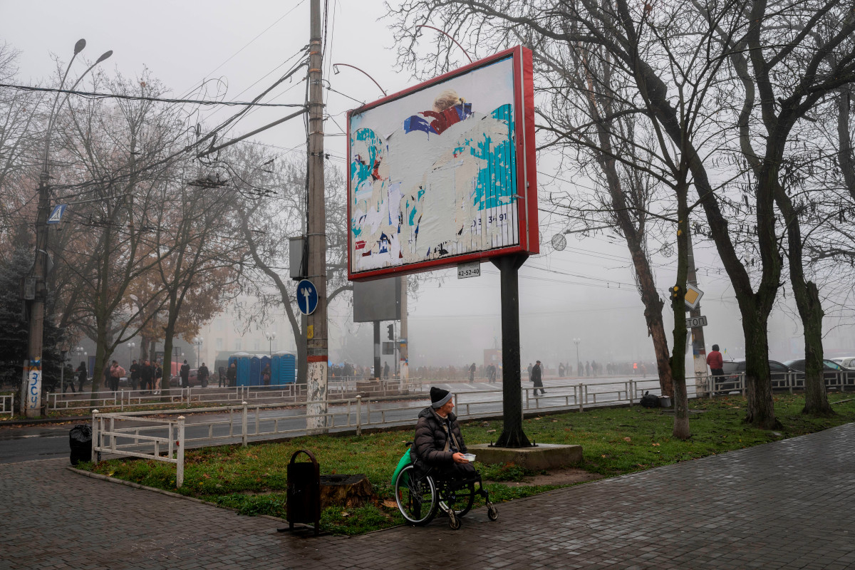 Πόλη φάντασμα η Χερσώνα: Την εκκενώνουν τώρα οι Ουκρανοί για να βγάλουν τον χειμώνα οι κάτοικοι