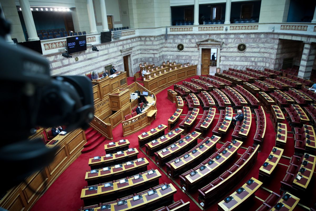 ΣΥΡΙΖΑ: Κόλλησε στην «επιτελική» γραφειοκρατία ο Αναπτυξιακός Νόμος