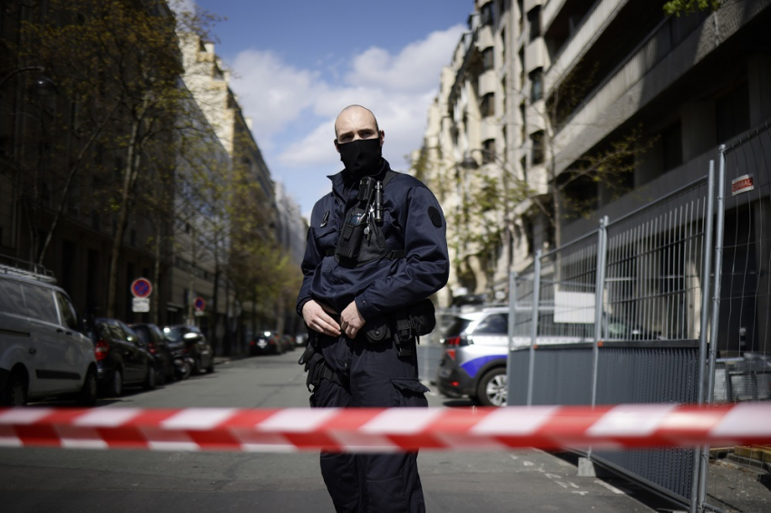 Επίθεση στη Γαλλία: Άνδρας σκότωσε με μαχαίρι μια αστυνομικό