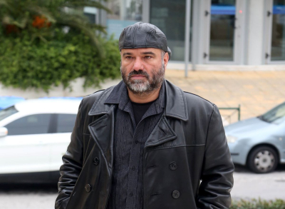Σασμός: Παραιτείται ο σκηνοθέτης Κώστας Κωστόπουλος μετά την καταγγελία για βιασμό