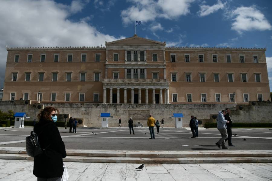 Χαμηλά το Rt του κορονοϊού στην Ελλάδα - Πώς τα μέτρα περιόρισαν την πανδημία