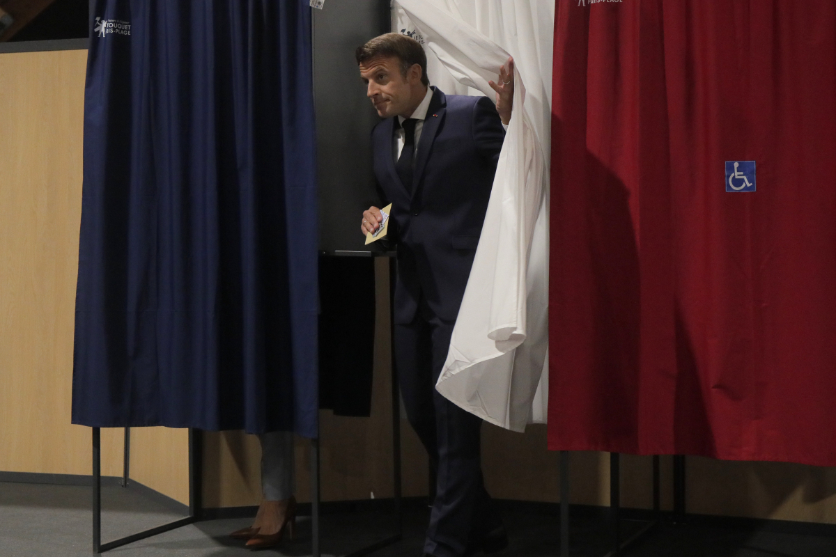Γαλλία: Μεγάλη ήττα Μακρόν - Νέα εκτίμηση για 230 έδρες στην Εθνοσυνέλευση