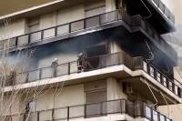 Πυρκαγιά σε διαμέρισμα στο Παλαιό Φάληρο: Απεγκλωβίστηκαν δύο γυναίκες