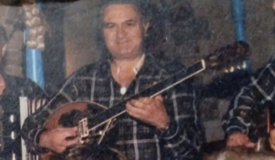 Πέθανε από κορονοϊό ο τραγουδιστής Δημήτρης Μουζάς