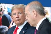 Ερντογάν: Αγνοεί την κυβίστηση Τραμπ και ετοιμάζεται να εισβάλει στη Συρία