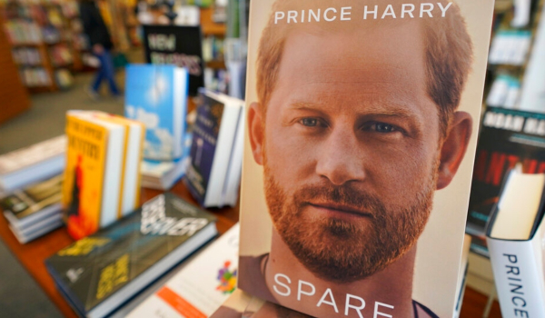 Πρίγκιπας Χάρι: Ανάρπαστο το βιβλίο του και στη Γαλλία - 130.000 νέα αντίτυπα