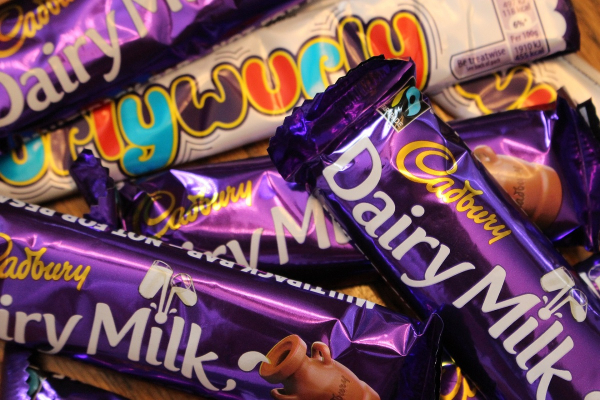 Αποσύρονται σοκολάτες Cadbury – Μπορεί να είναι μολυσμένες