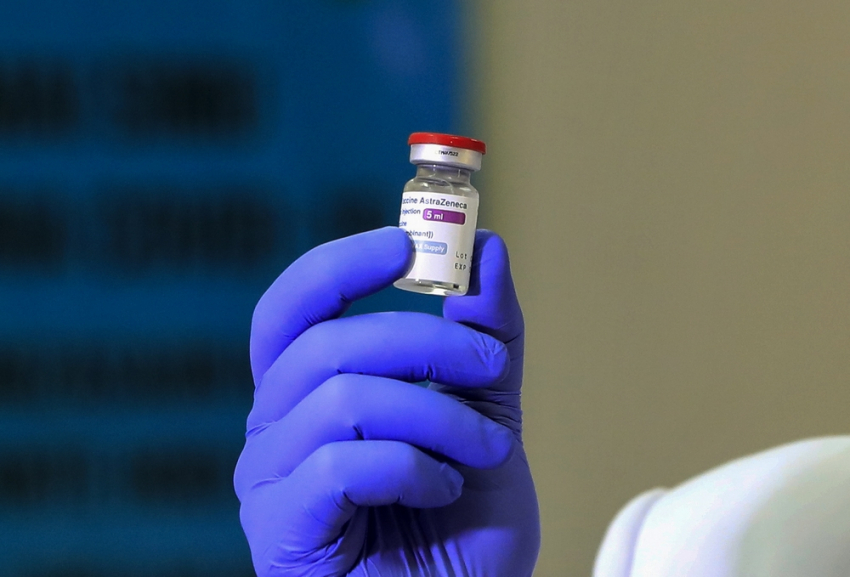 Εμβόλιο AstraZeneca: Η Ισπανία θα εμβολιάσει τους 60-69 ετών