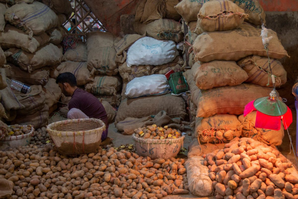 Ούτε πατάτες δεν μπορούν να αγοράσουν οι Τούρκοι – Αυξήσεις έως 614%