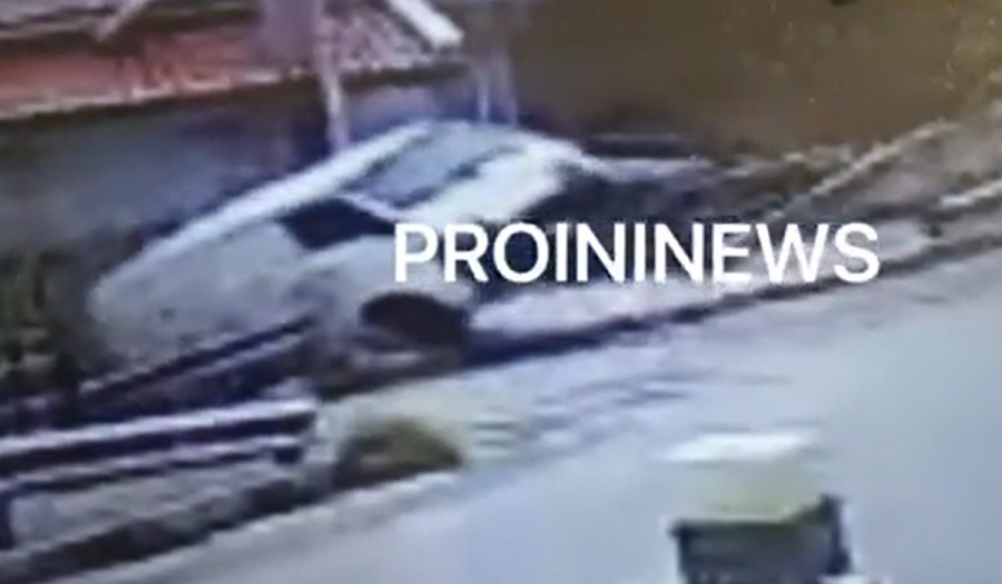 Καβάλα: Αυτοκίνητο «προσγειώθηκε» σε στέγη σπιτιού