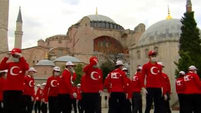 Ερντογάν: Φιέστα με χορευτές στην Αγία Σοφία για το αποτυχημένο πραξικόπημα