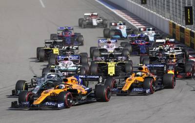 Οι οδηγοί της Formula 1 εξετάζουν το ενδεχόμενο να γονατίσουν πριν τον αγώνα