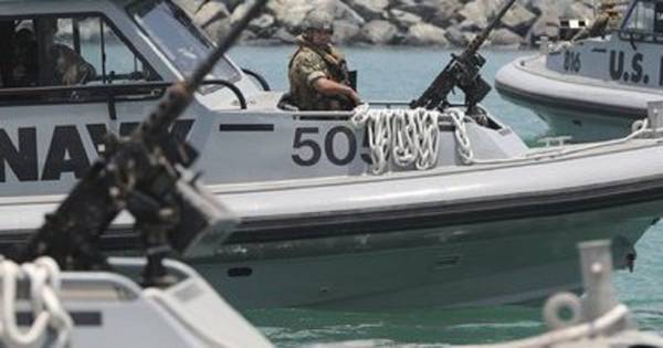 Ιρανικά πλοία «παρενόχλησαν» βρετανικό τάνκερ στο Στενό του Ορμούζ