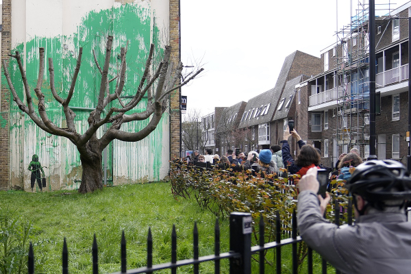Άγνωστοι βανδάλισαν έργο του Banksy λίγες ώρες μετά την δημιουργία του