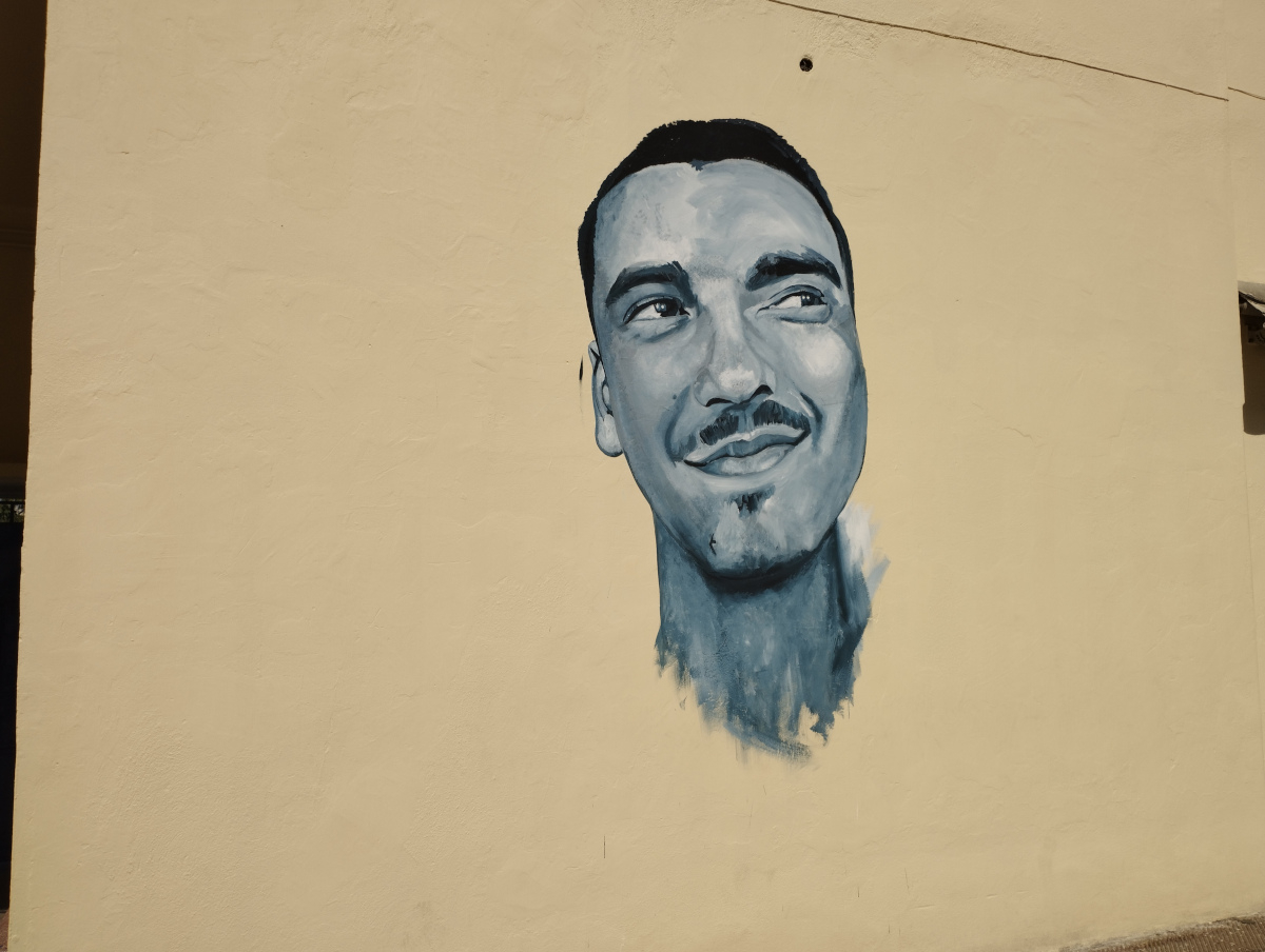 Άλκης Καμπανός: Η εντυπωσιακή τοιχογραφία σε δημοτικό σχολείο της Νεάπολης (Εικόνες)