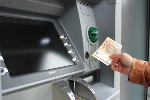 Επίδομα 534 ευρώ: Πληρωμή σήμερα - Ποιοι θα δουν χρήματα στον λογαριασμό