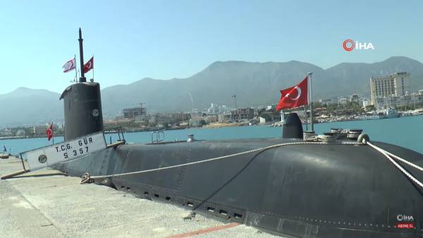 Στο λιμάνι της Κερύνειας αγκυροβόλησε το υποβρύχιο Gür S-357