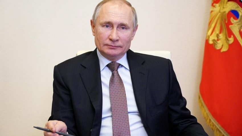 Ρωσία: «Μηδένισε» τις προηγούμενες θητείες του ο Πούτιν