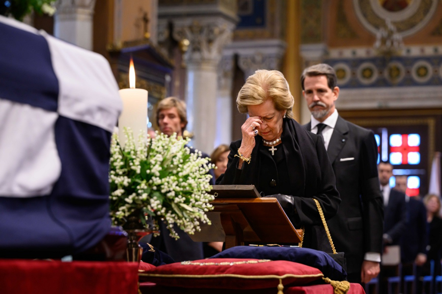 Κηδεία Κωνσταντίνου: «Δεν είναι αυτό το τέλος πατέρα» - Ο επικήδειος του Παύλου