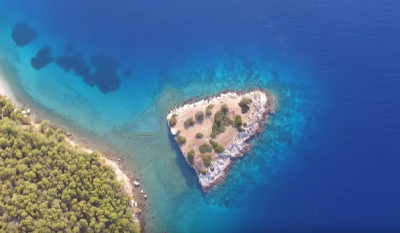 Το «Νησί των Βρικολάκων» κοντά στην Αθήνα και η ανατριχιαστική ιστορία του