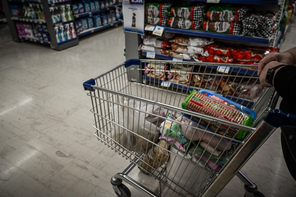 Νέα μέτρα κατά της ακρίβειας: Τα 44 προϊόντα με μειωμένες τιμές στο σούπερ μάρκετ