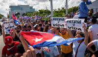 Αντικυβερνητικές διαδηλώσεις στην Κούβα: «Ψωμί, εμβόλια, ελευθερία»
