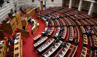 Στη Βουλή από τον ΣΥΡΙΖΑ το θέμα της συνταγογράφησης κι αποζημίωσης των τεστ covid