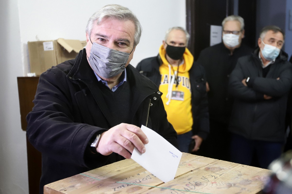 Ψήφισε ο Χάρης Καστανίδης - «Ανάταση στη δημοκρατική παράταξη»