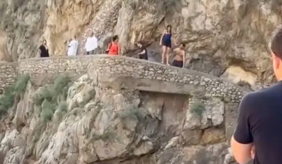 Ανατριχιαστικό βίντεο: Πήγε να κάνει βουτιά και έπεσε σε βράχια