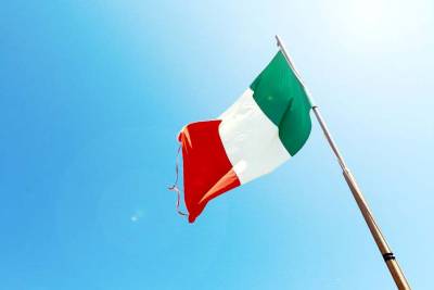 Υποχωρούν οι αποδόσεις των ιταλικών ομολόγων μετά από αξιολόγηση της Fitch