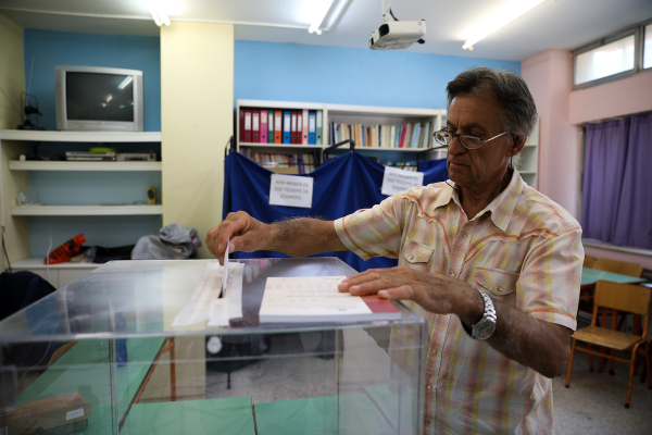 Αναλυτικός οδηγός εκλογών 2023: Πού και πώς ψηφίζω - Σταυροί, έγγραφα και εκλογικά τμήματα