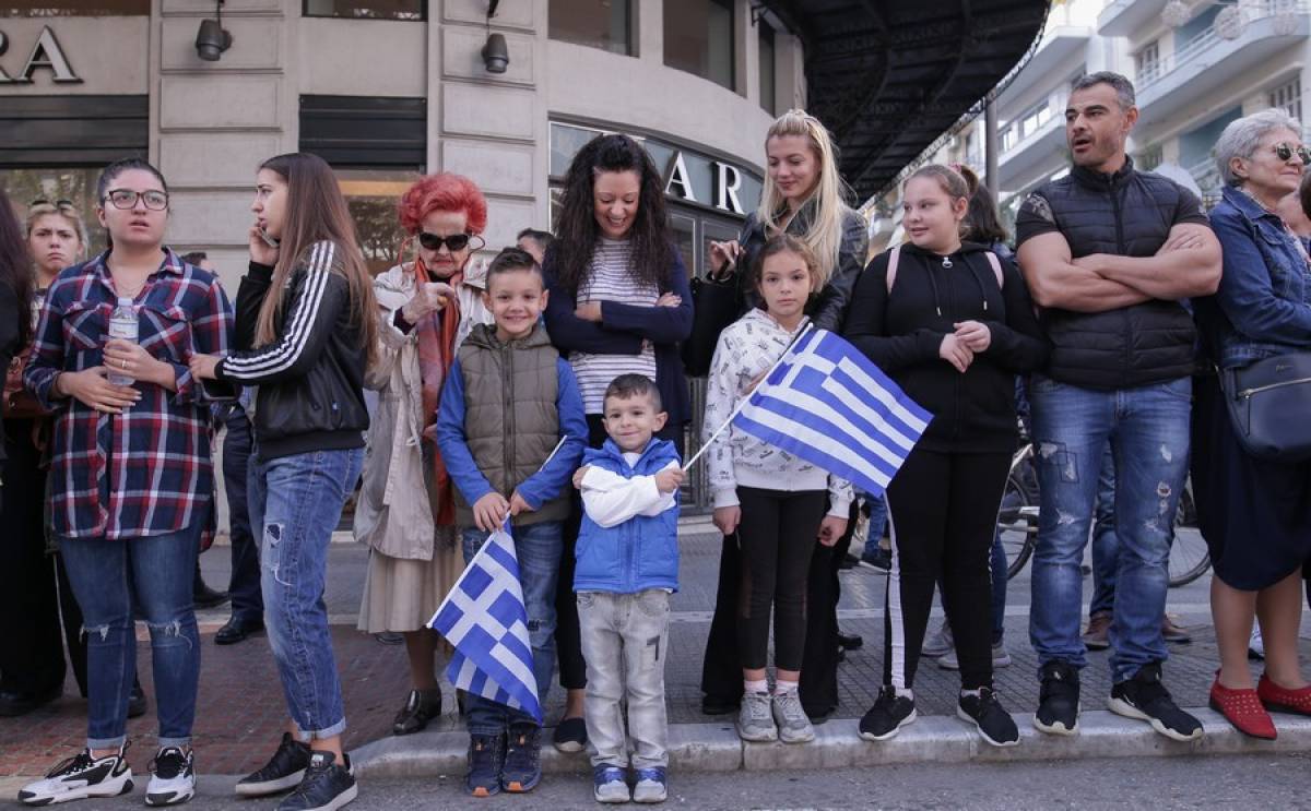 Θεσσαλονίκη: Με κάθε επισημότητα τελέστηκε η μαθητική παρέλαση
