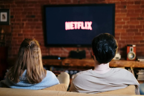 «Σαν θέλει ο γαμπρός κι ο γαμπρός» - Το Netflix για την ισότητα στον γάμο