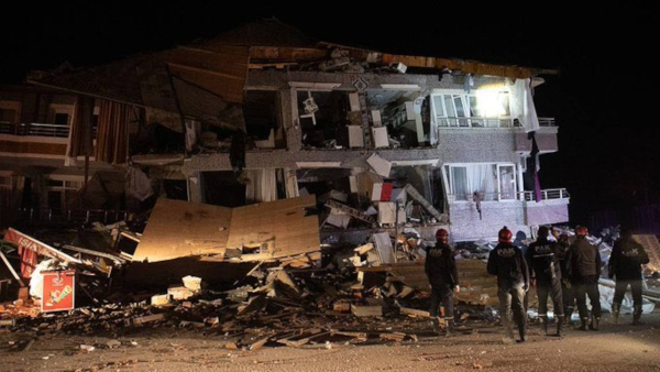 Σεισμός στην Τουρκία: Ξεκλειρίζεται η Χατάισπορ - Νεκρός ανασύρθηκε και ο αθλητικός διευθυντής