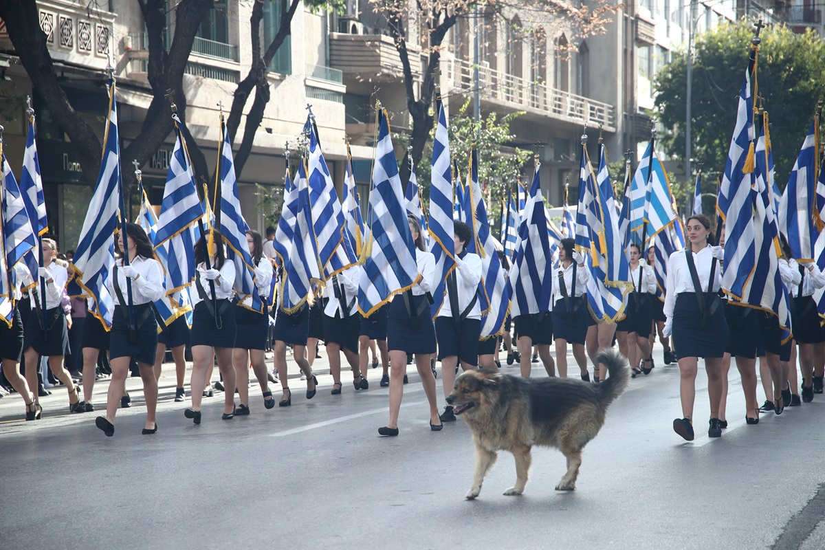 Τα στιγμιότυπα της μαθητικής παρέλασης στη Θεσσαλονίκη - Φωτογραφίες και βίντεο